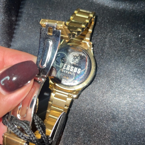 Versace Versus Watch - Picture 4 of 7